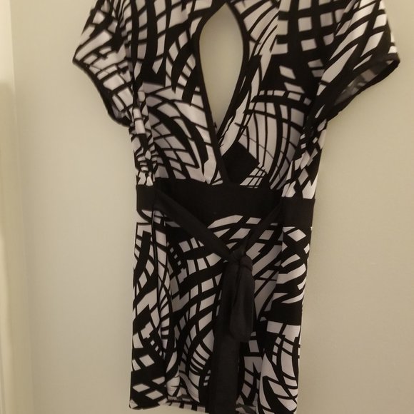🛍️❤️ Beechers Brook Tie Back Black and White Babydoll Blouse Size M🛍️❤️ - Picture 4 of 10